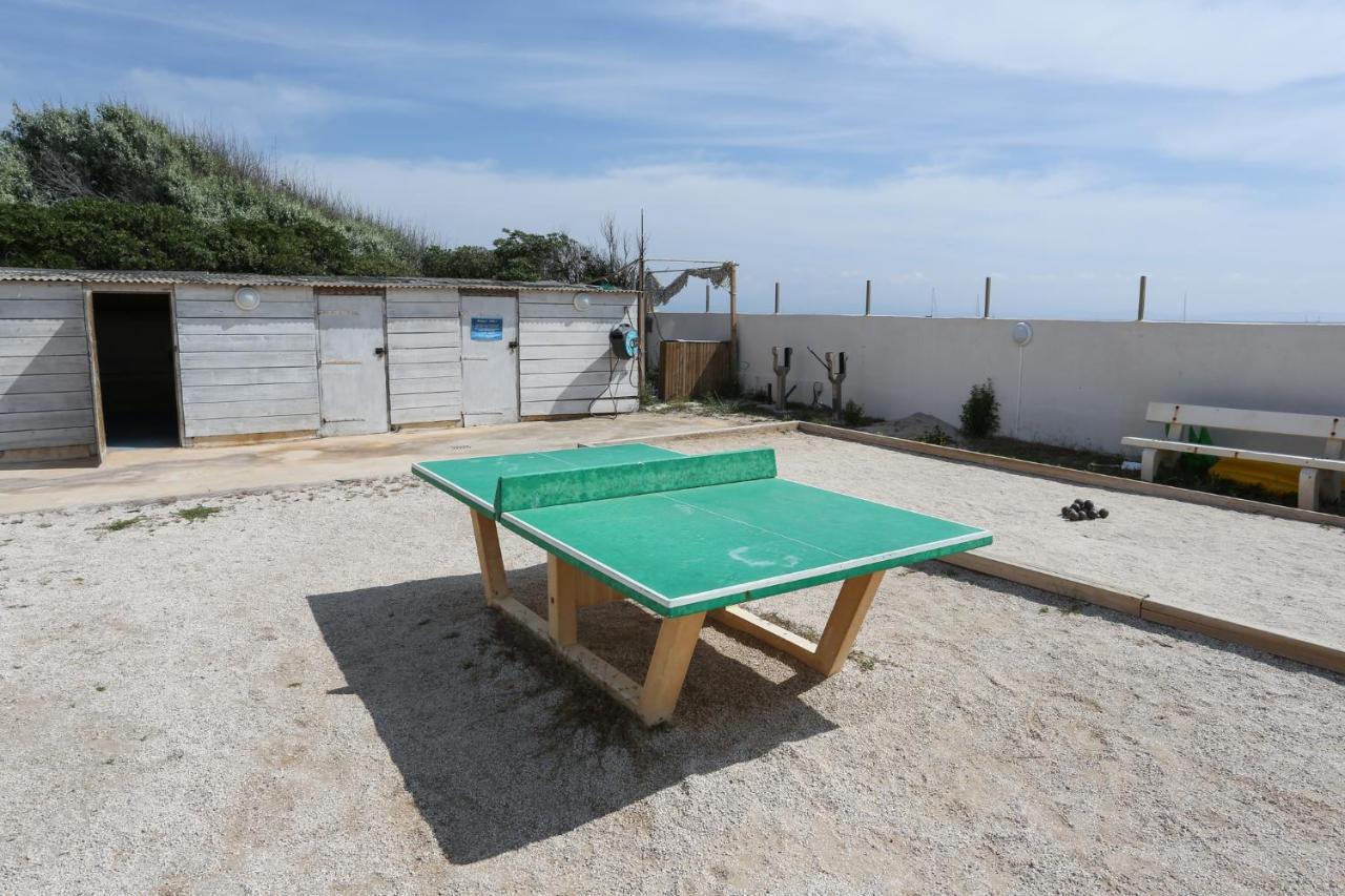 Appartements Acces Prive Plage De La Bergerie Hyeres Exterior photo